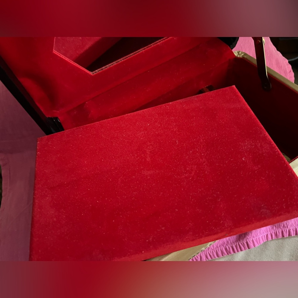 Jewelry Box - Picture 3 of 14
